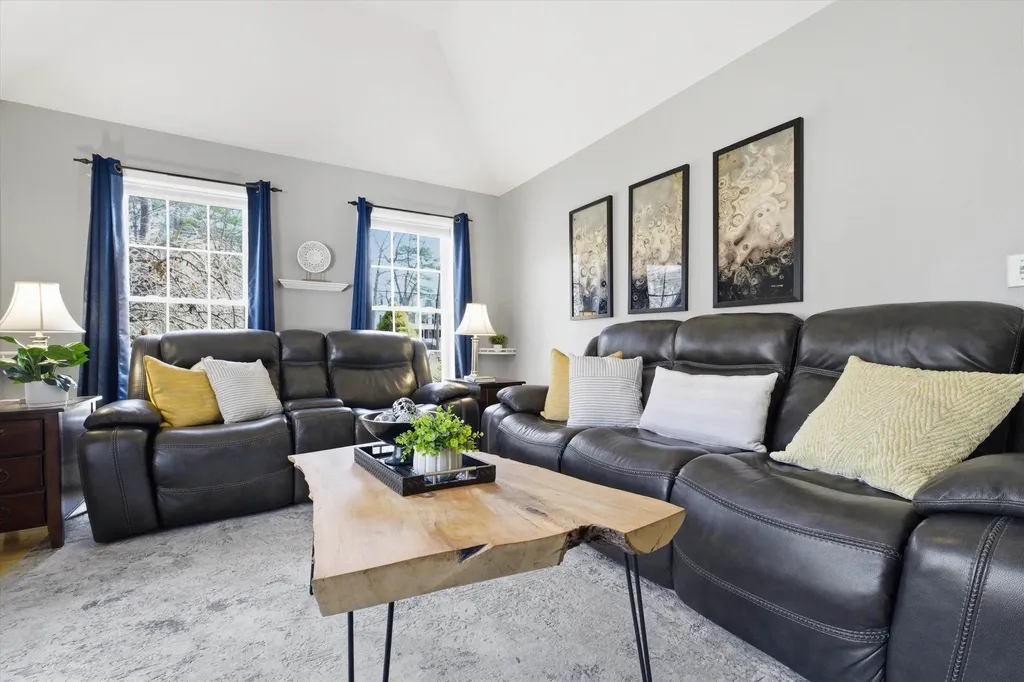 64 Peppermint Street Goffstown NH 03045