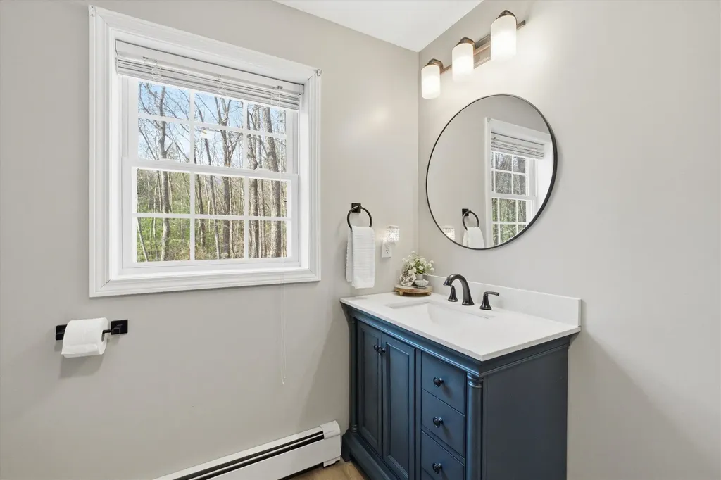 64 Peppermint Street Goffstown NH 03045
