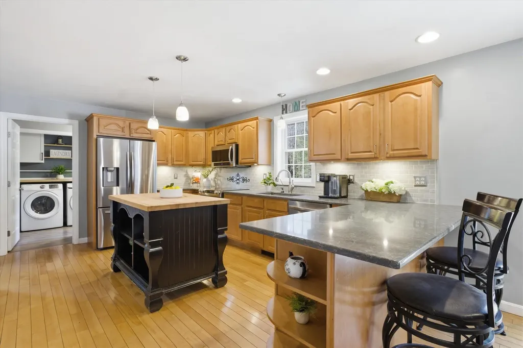64 Peppermint Street Goffstown NH 03045