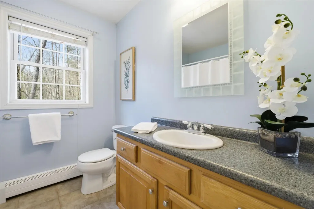 64 Peppermint Street Goffstown NH 03045