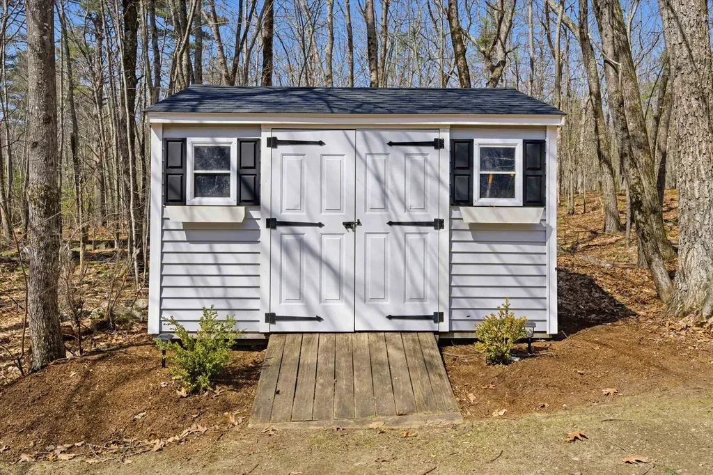 64 Peppermint Street Goffstown NH 03045