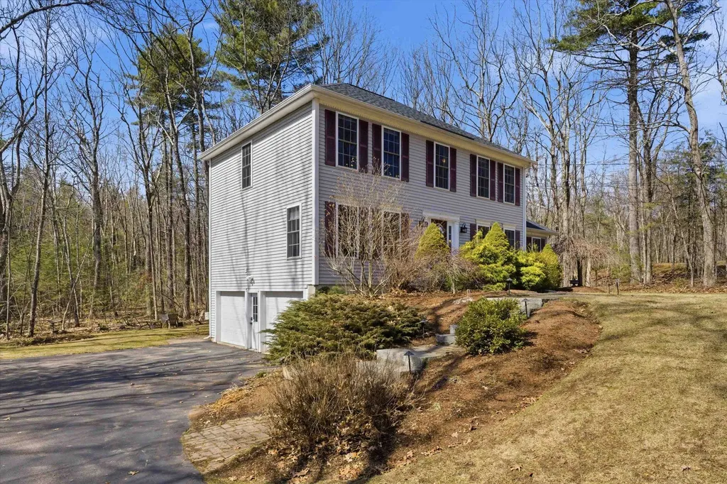 64 Peppermint Street Goffstown NH 03045
