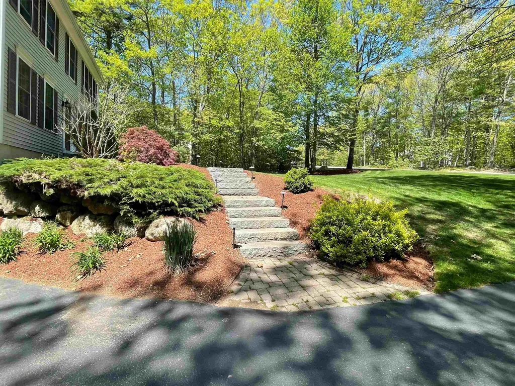64 Peppermint Street Goffstown NH 03045