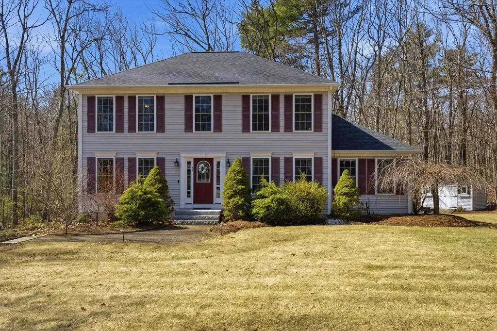 64 Peppermint Street Goffstown NH 03045