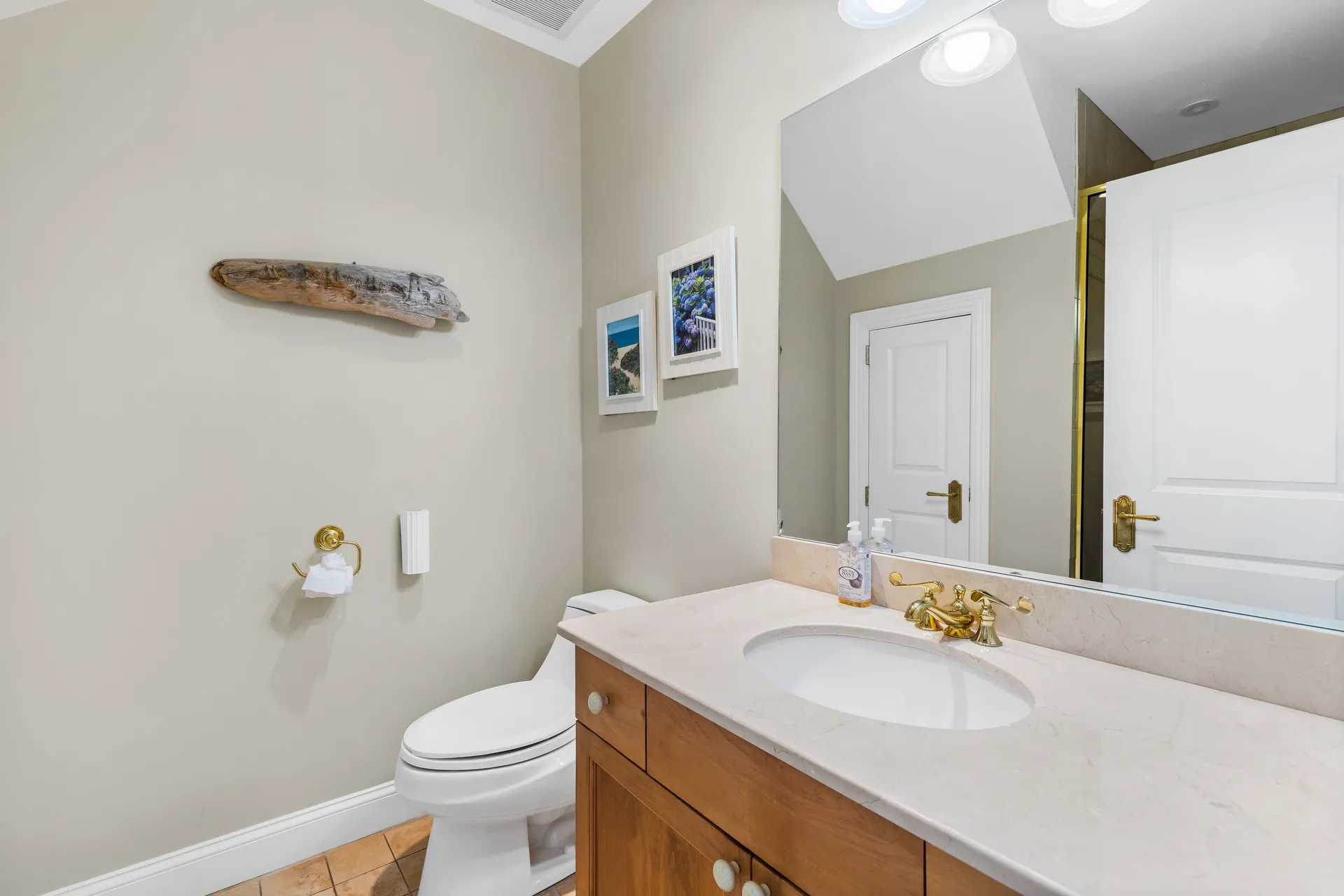 8 Campbells Lane New Castle NH 03854