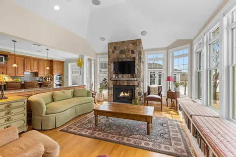 8 Campbells Lane New Castle NH 03854