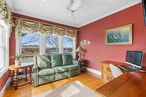 8 Campbells Lane New Castle NH 03854