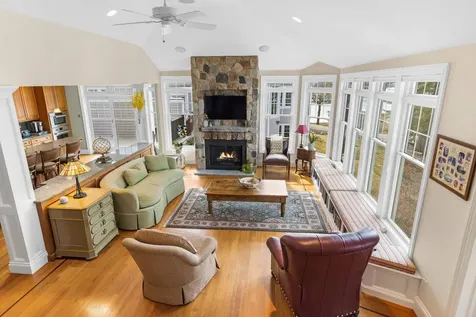 8 Campbells Lane New Castle NH 03854
