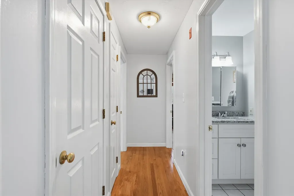 87 Overledge Extension Derry NH 03038