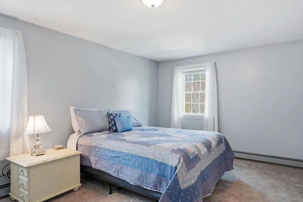 87 Overledge Extension Derry NH 03038