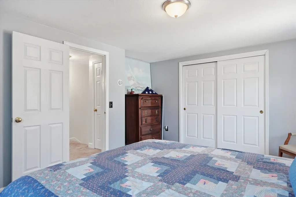 87 Overledge Extension Derry NH 03038
