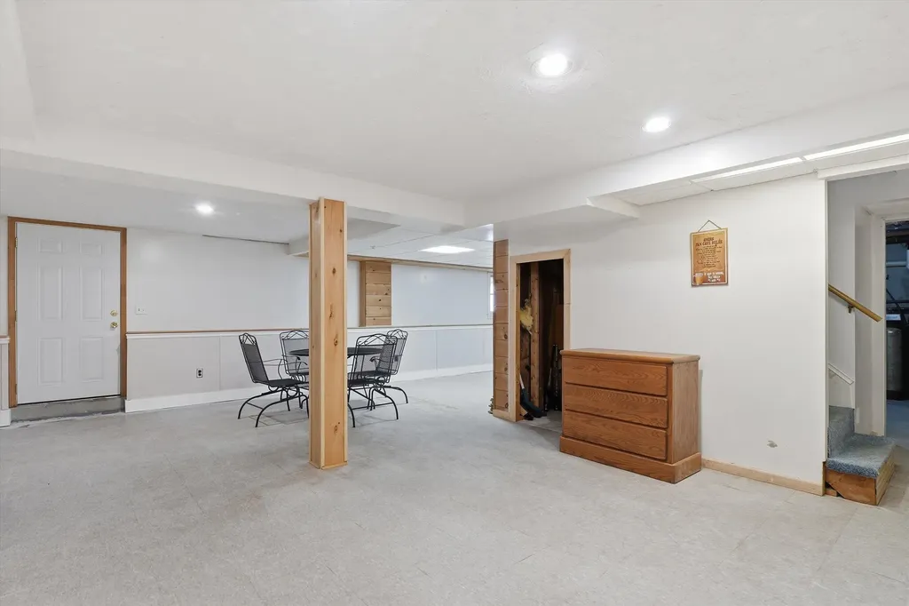 87 Overledge Extension Derry NH 03038