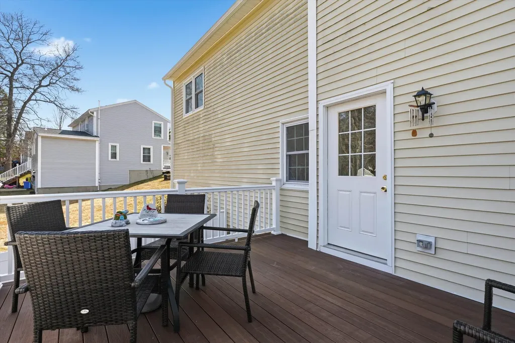 87 Overledge Extension Derry NH 03038