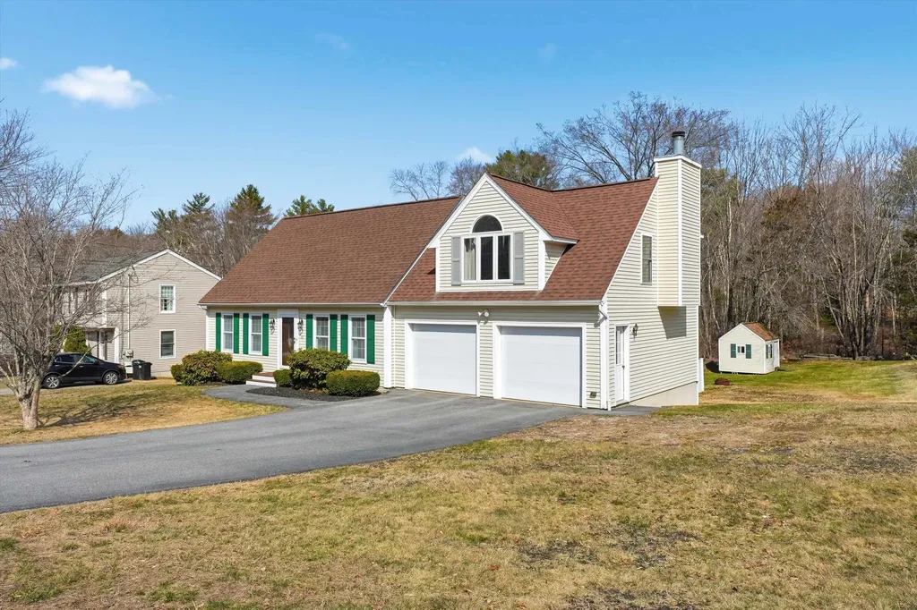 87 Overledge Extension Derry NH 03038