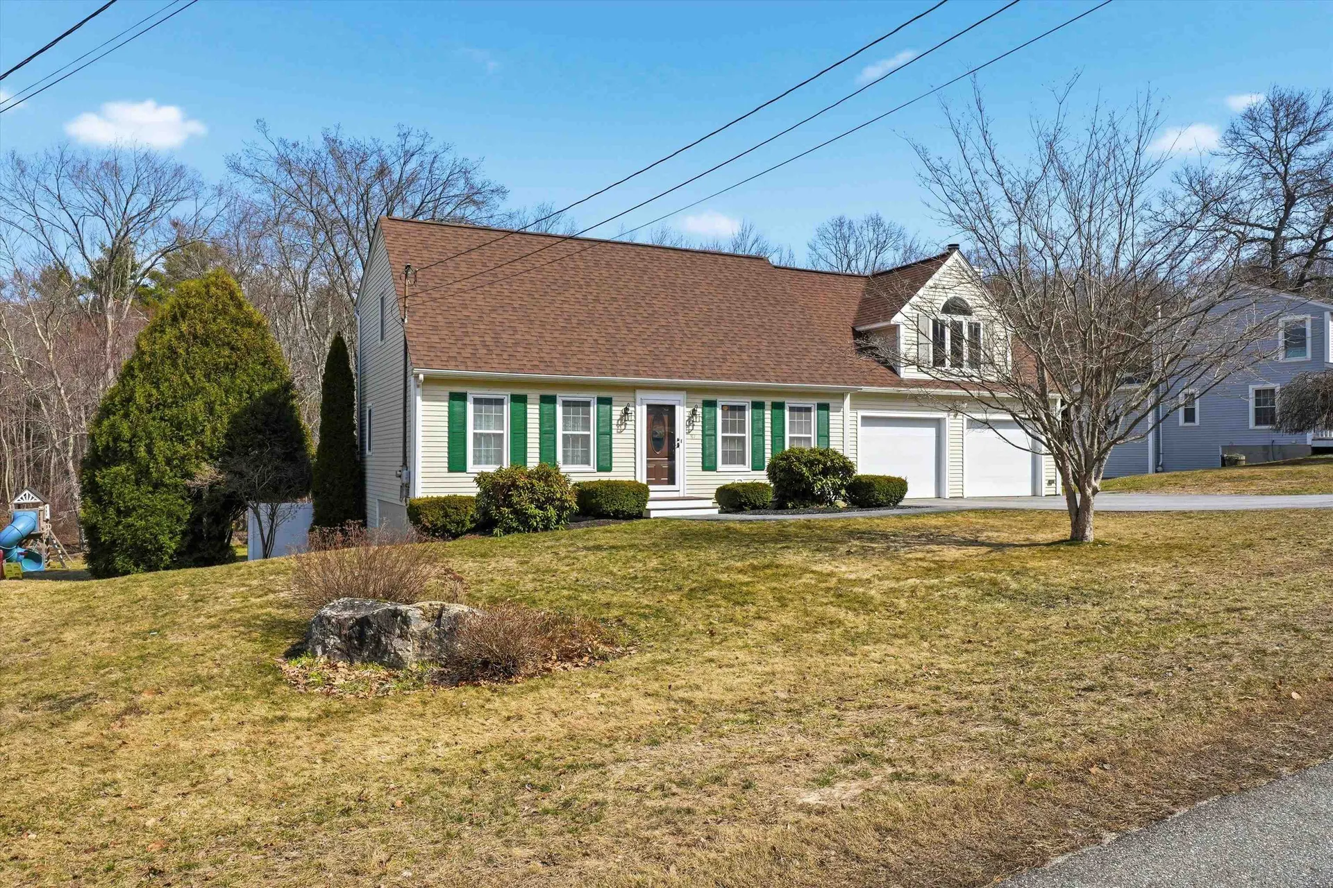 87 Overledge Extension Derry NH 03038