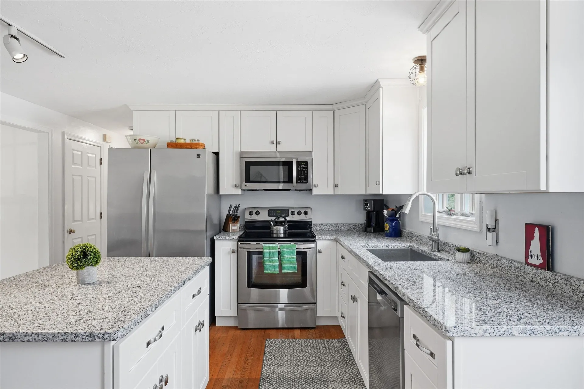 87 Overledge Extension Derry NH 03038