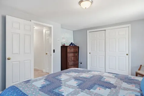 87 Overledge Extension Derry NH 03038