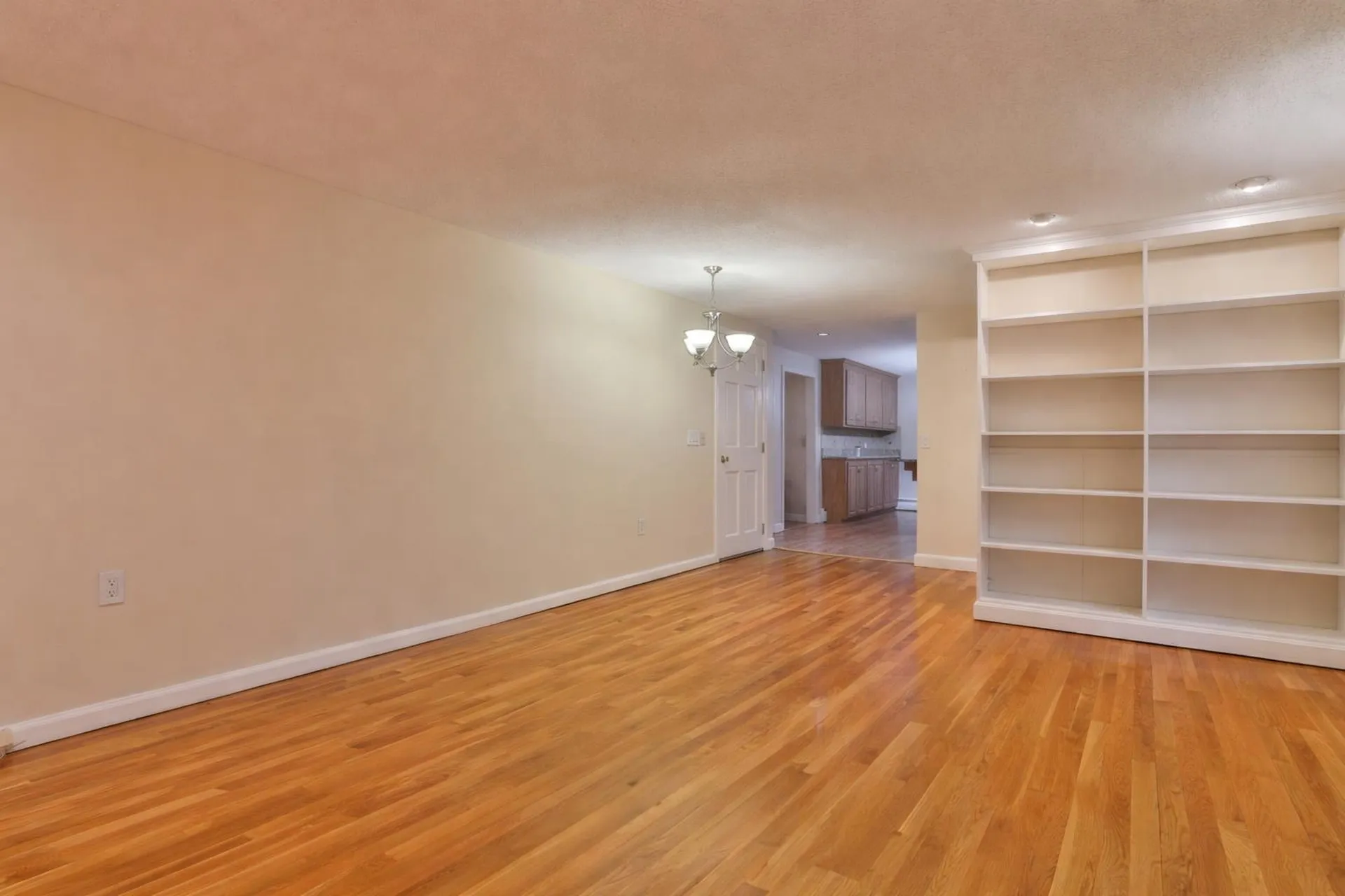 77 Dunbarton Drive Nashua NH 03063