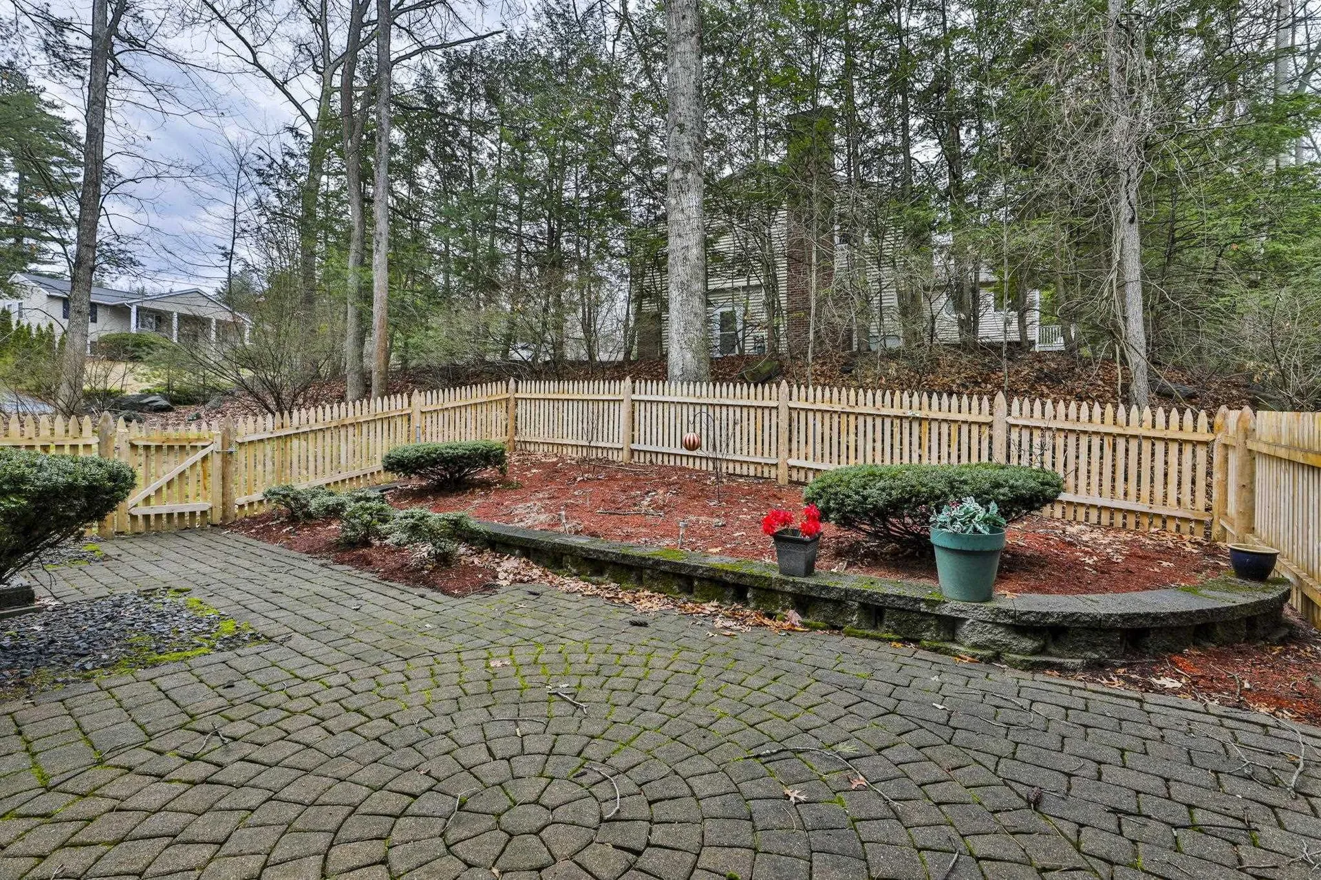 77 Dunbarton Drive Nashua NH 03063