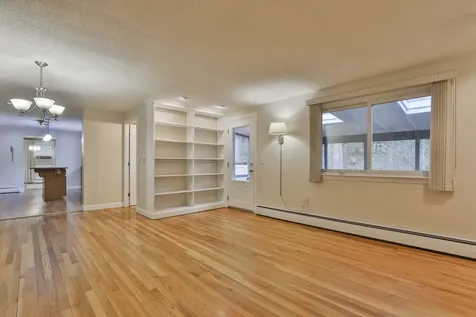 77 Dunbarton Drive Nashua NH 03063