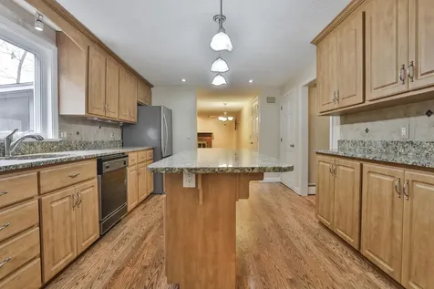 77 Dunbarton Drive Nashua NH 03063
