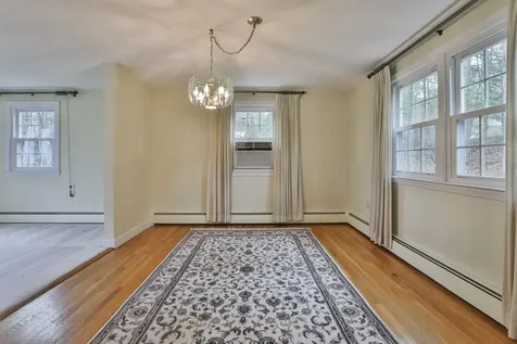 77 Dunbarton Drive Nashua NH 03063