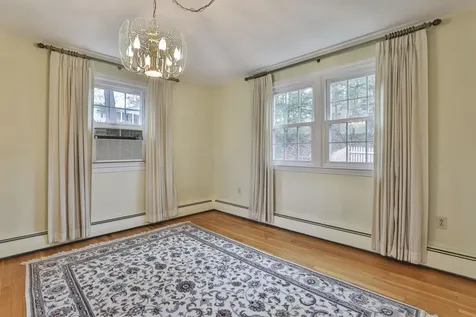 77 Dunbarton Drive Nashua NH 03063