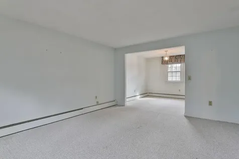 77 Dunbarton Drive Nashua NH 03063