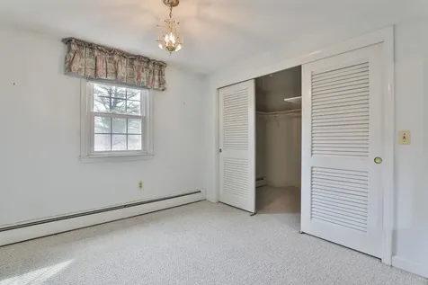 77 Dunbarton Drive Nashua NH 03063