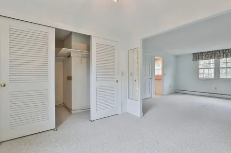77 Dunbarton Drive Nashua NH 03063