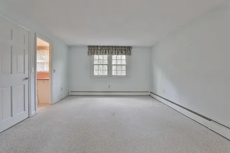 77 Dunbarton Drive Nashua NH 03063