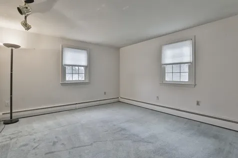 77 Dunbarton Drive Nashua NH 03063