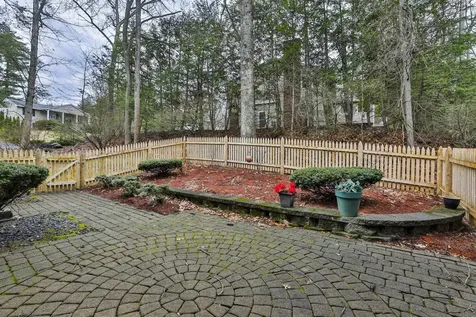77 Dunbarton Drive Nashua NH 03063