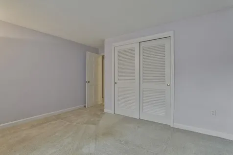 77 Dunbarton Drive Nashua NH 03063