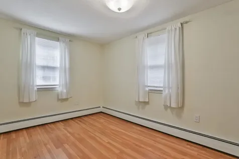 77 Dunbarton Drive Nashua NH 03063