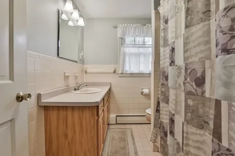77 Dunbarton Drive Nashua NH 03063