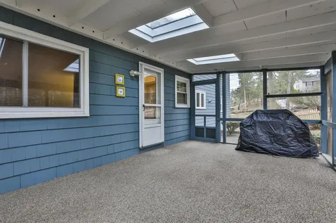 77 Dunbarton Drive Nashua NH 03063