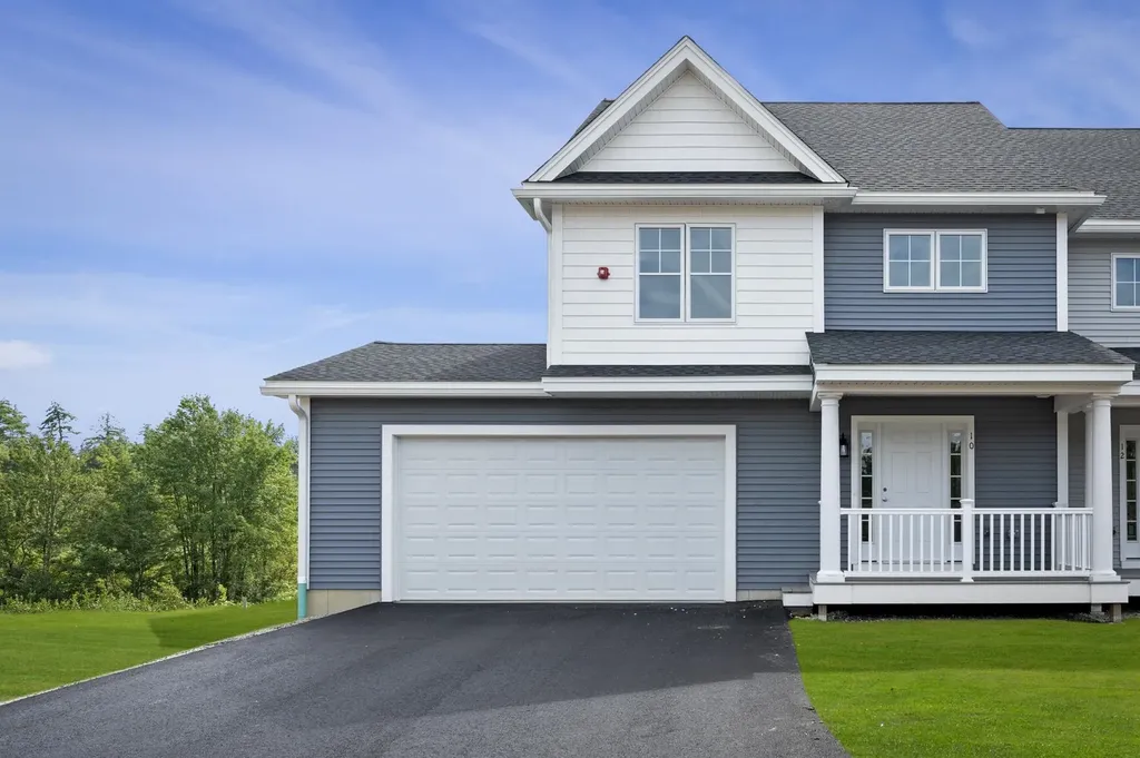 61 Crestview Way Raymond NH 03077