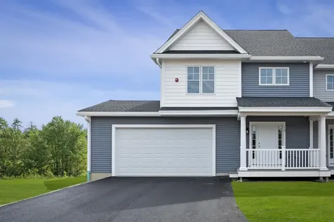 61 Crestview Way Raymond NH 03077