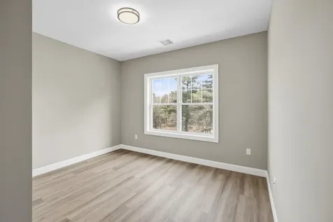 10100 S Willow Street Manchester NH 03103