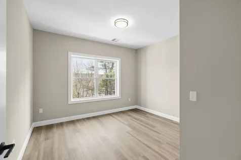 10100 S Willow Street Manchester NH 03103