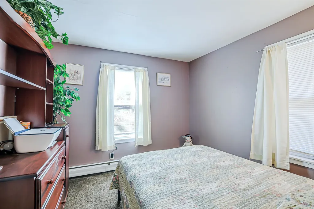 29 Hamburg Street Manchester NH 03102