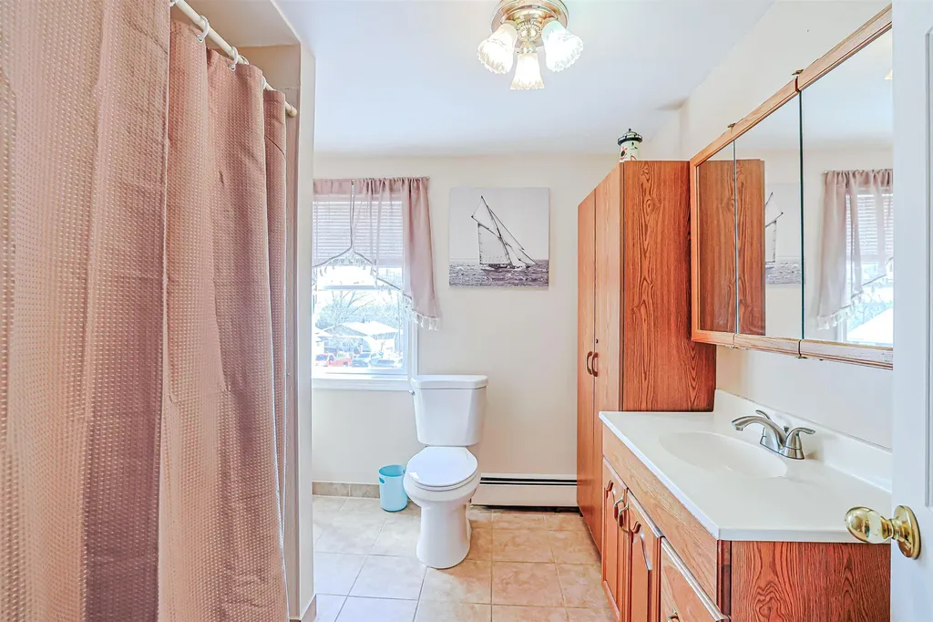 29 Hamburg Street Manchester NH 03102