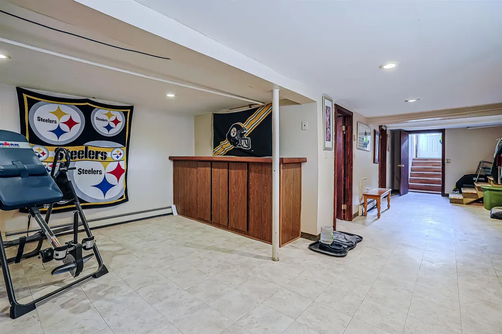 29 Hamburg Street Manchester NH 03102