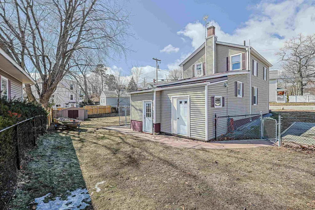 29 Hamburg Street Manchester NH 03102