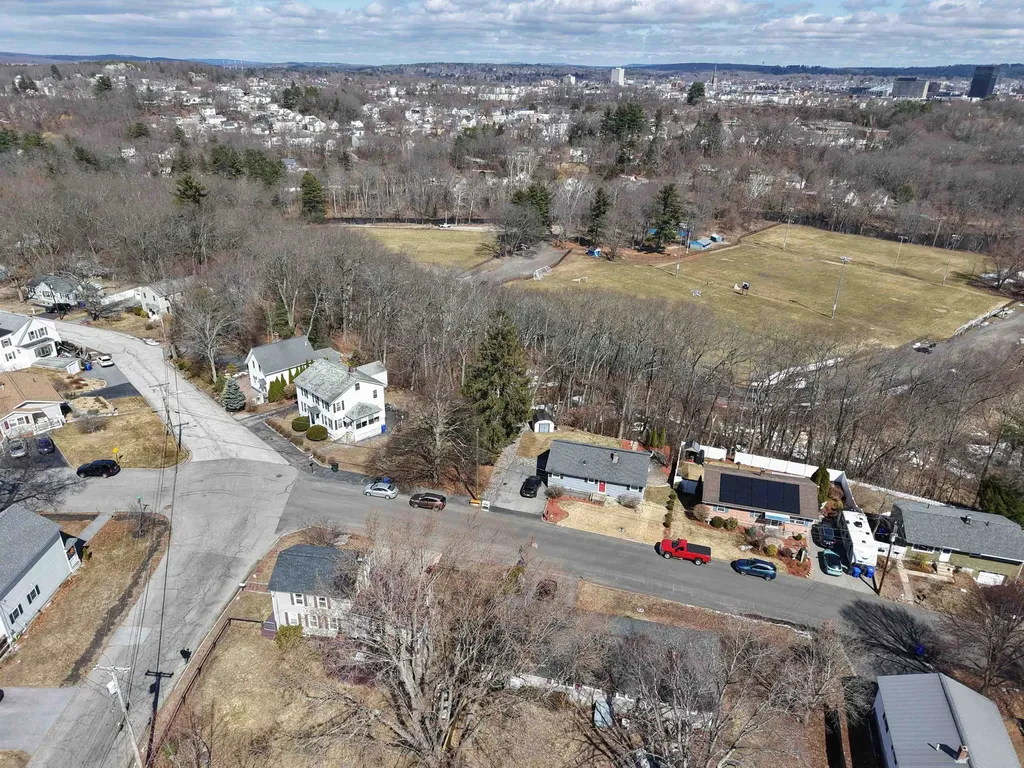 29 Hamburg Street Manchester NH 03102