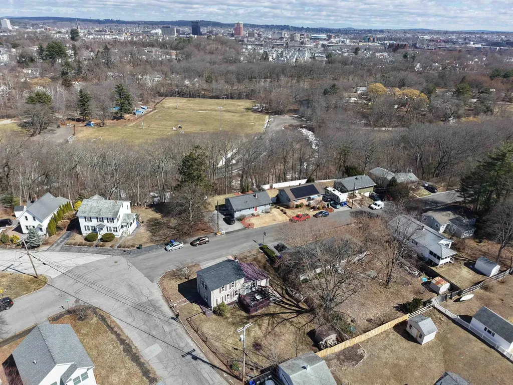 29 Hamburg Street Manchester NH 03102