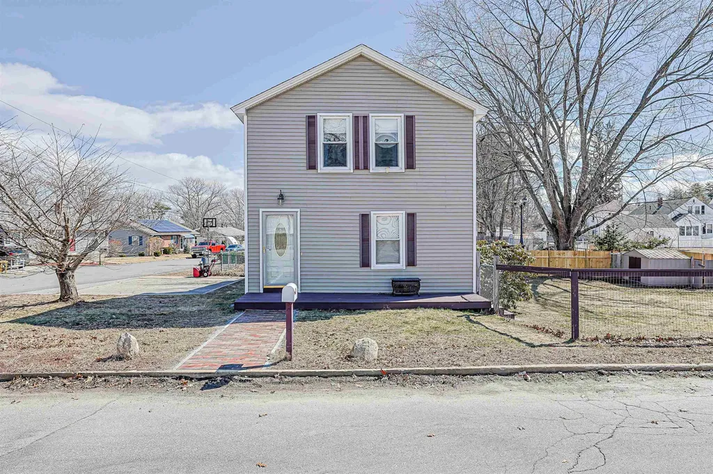 29 Hamburg Street Manchester NH 03102