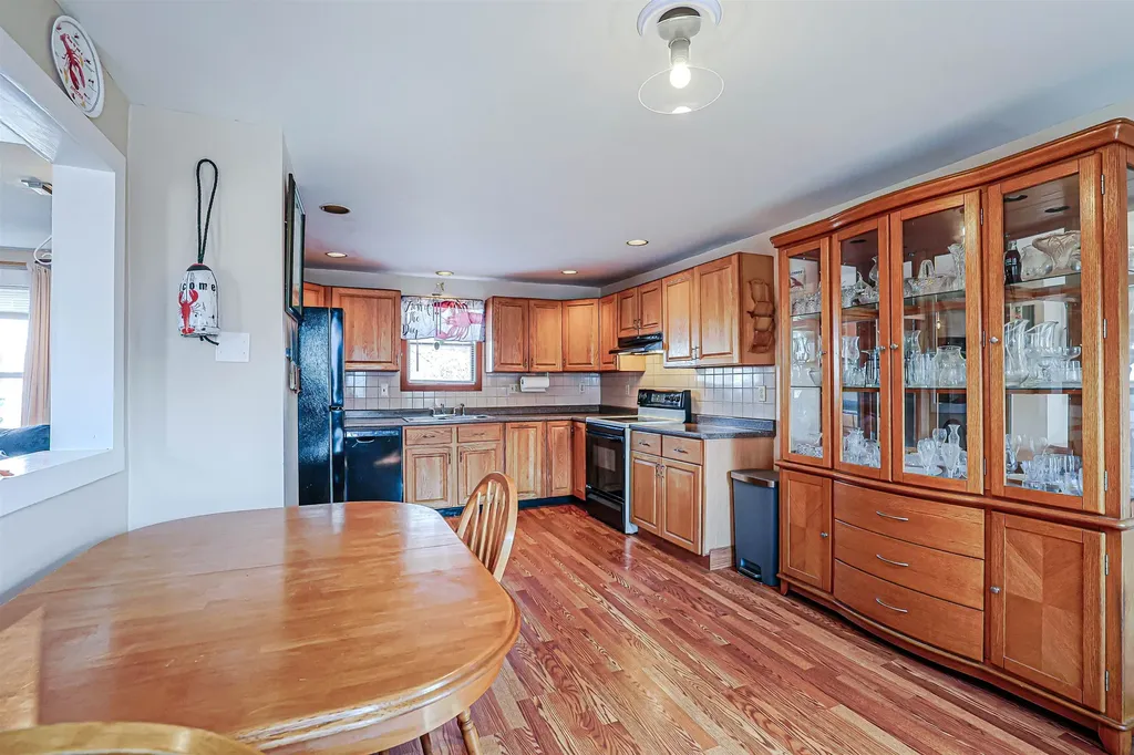 29 Hamburg Street Manchester NH 03102