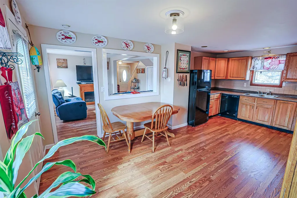 29 Hamburg Street Manchester NH 03102